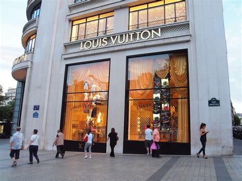 Louis Vuitton paris outlet